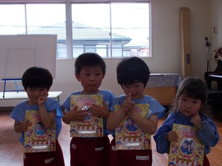 5月誕生会@.jpg