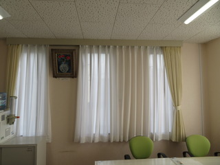 カーテン.JPG
