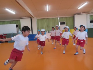 R.JPG